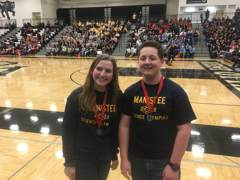 Students awarded in Science Olympiad competition