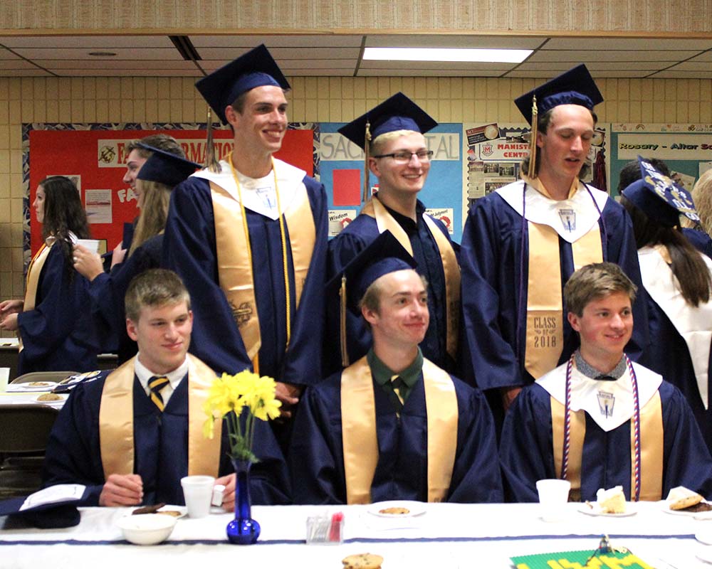 Manistee Students at national honor society meeting